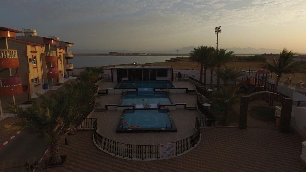 Al Ahmadi Plaza Resort ยันบู ภายนอก รูปภาพ
