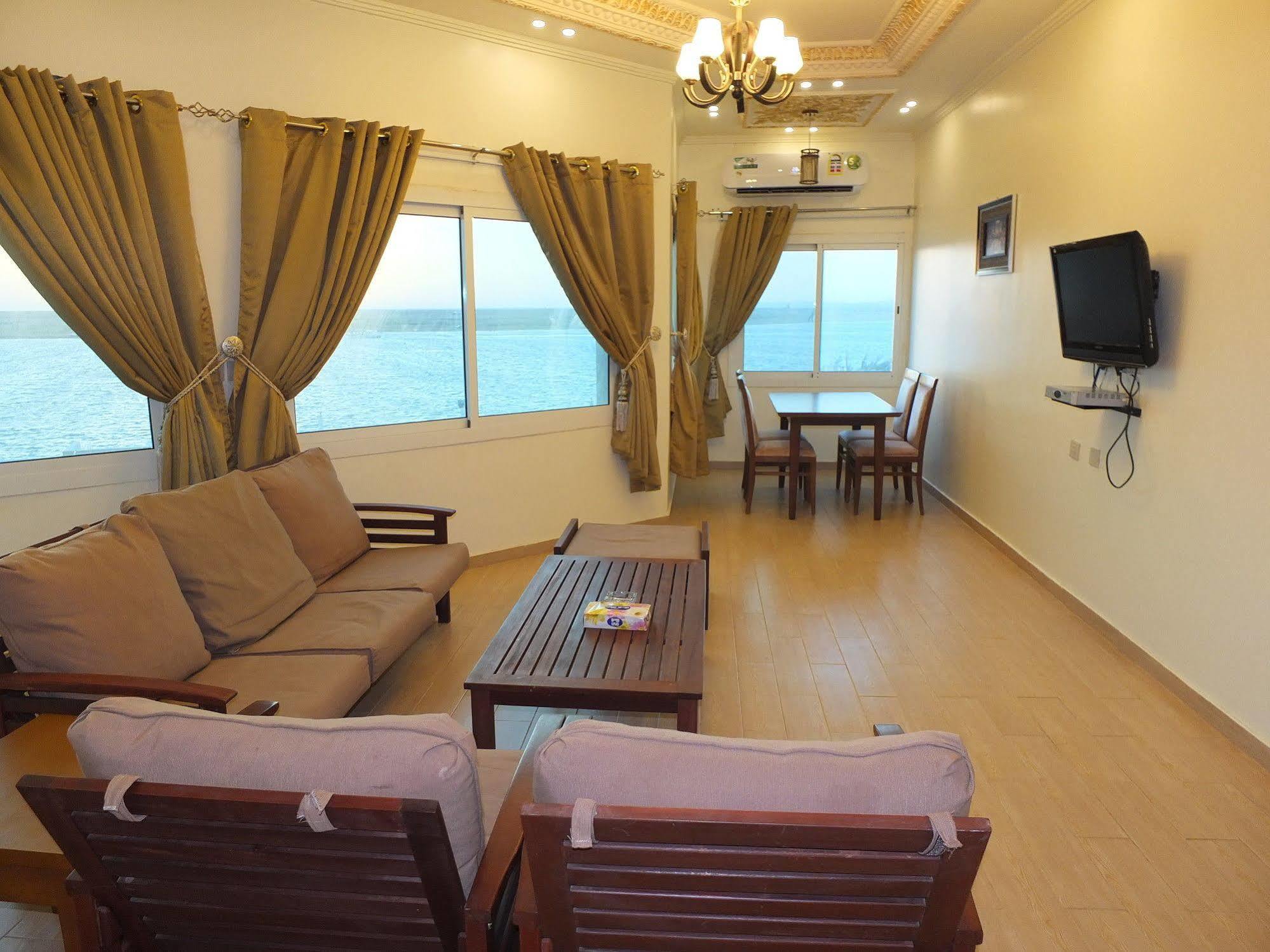 Al Ahmadi Plaza Resort ยันบู ภายนอก รูปภาพ