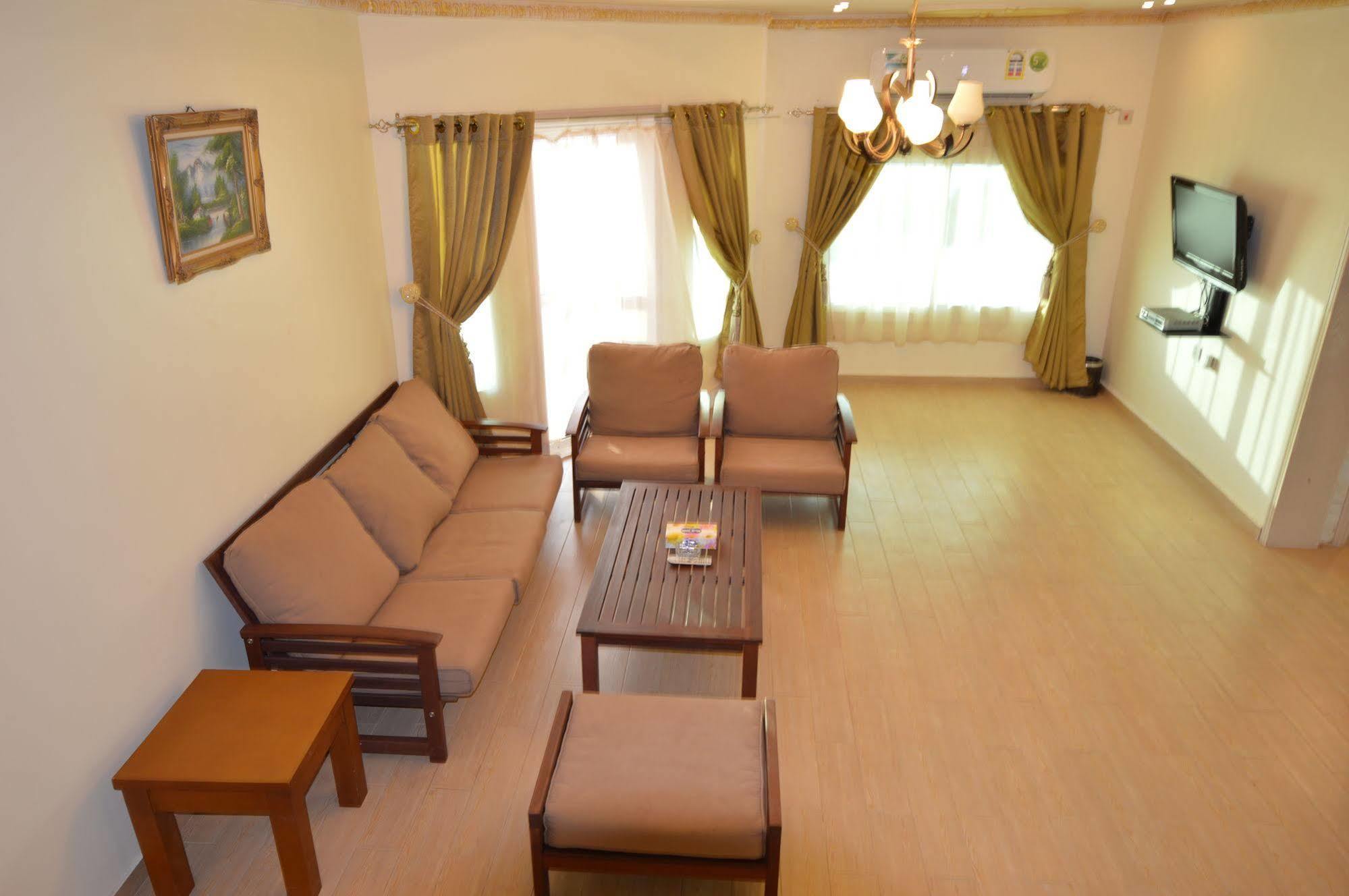 Al Ahmadi Plaza Resort ยันบู ภายนอก รูปภาพ