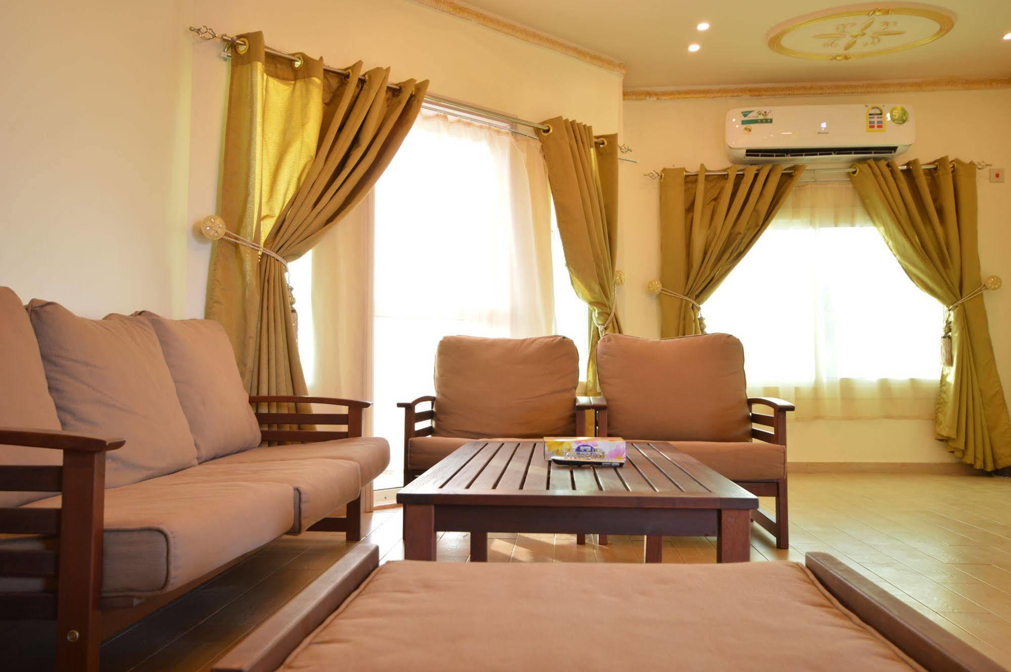 Al Ahmadi Plaza Resort ยันบู ภายนอก รูปภาพ