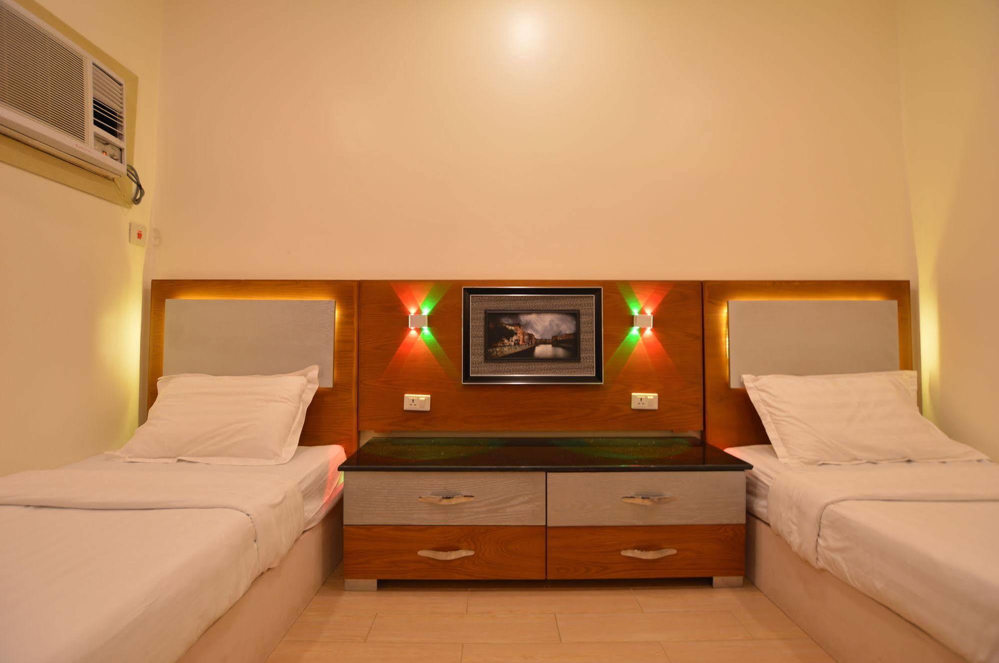 Al Ahmadi Plaza Resort ยันบู ภายนอก รูปภาพ